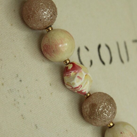 Vintage 1960s Necklace, Pink and White Large Beads with Gold Spacers Mod Jewelry - Picture 3 of 9